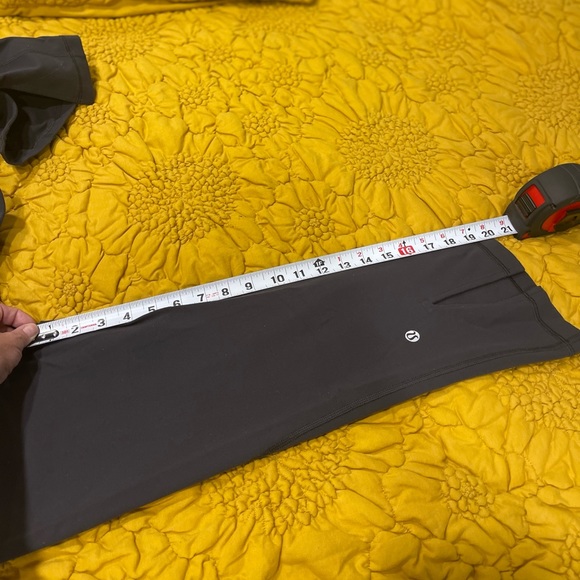 3 PAIRS of Size 6 Lululemon Leggings EUC All 3 pairs included - Picture 11 of 13